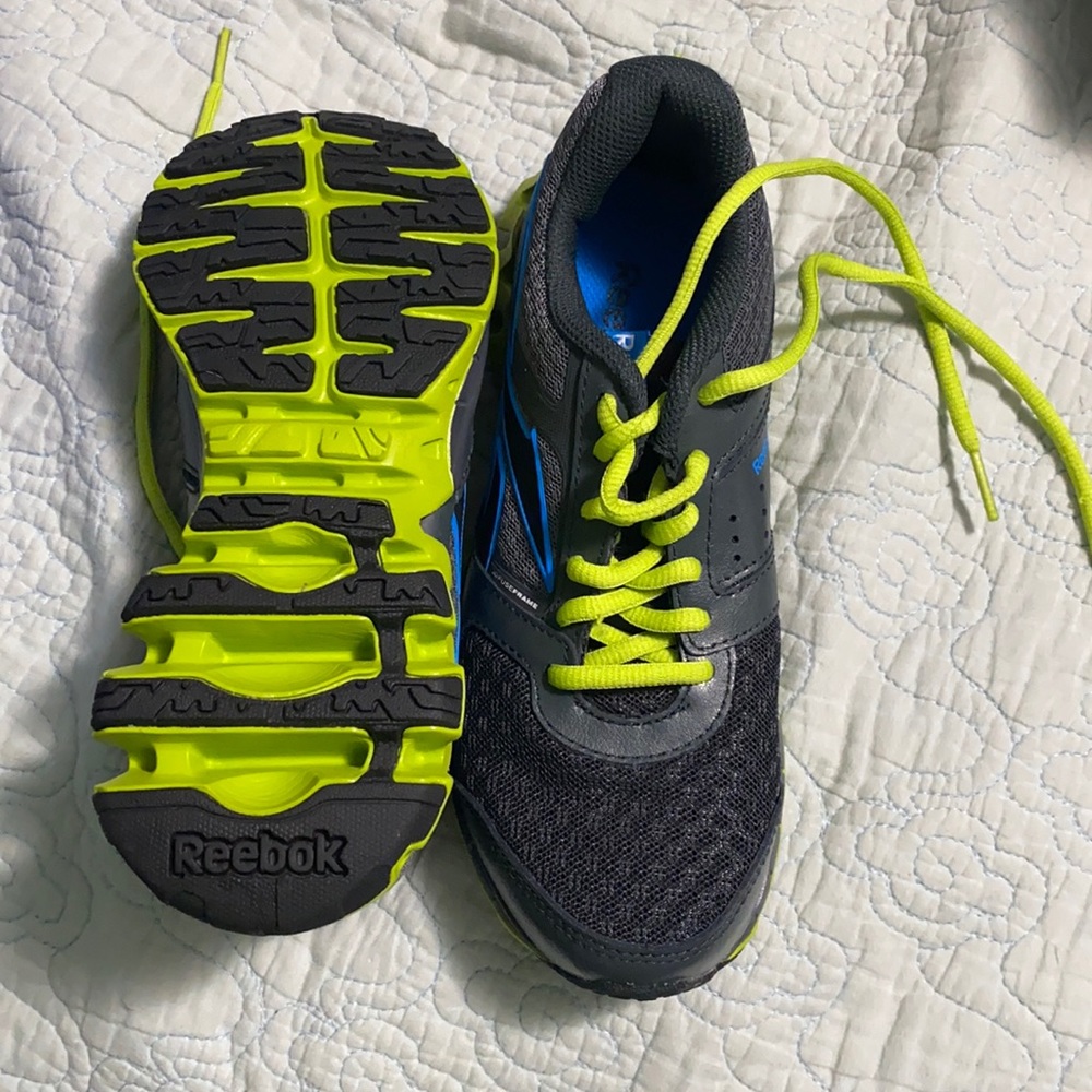 NWT boys shoes